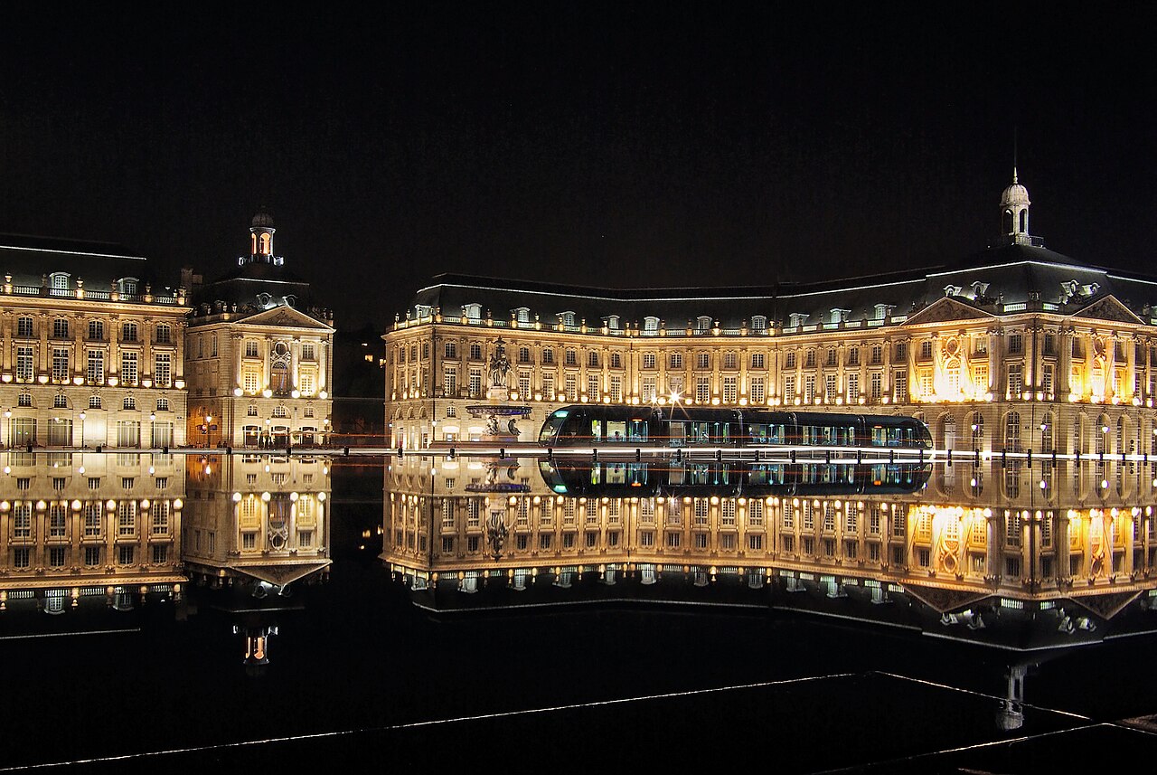 Place de la Bourse reflecting pool